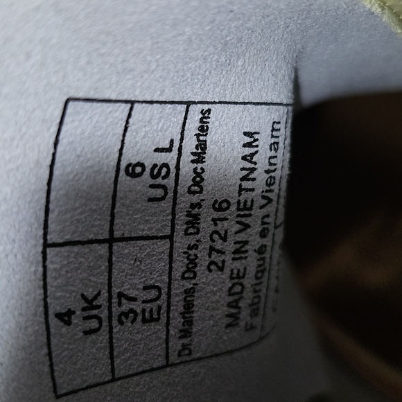 1460 Women's Patent Leather Lace Up Boot - Picture 7 of 7